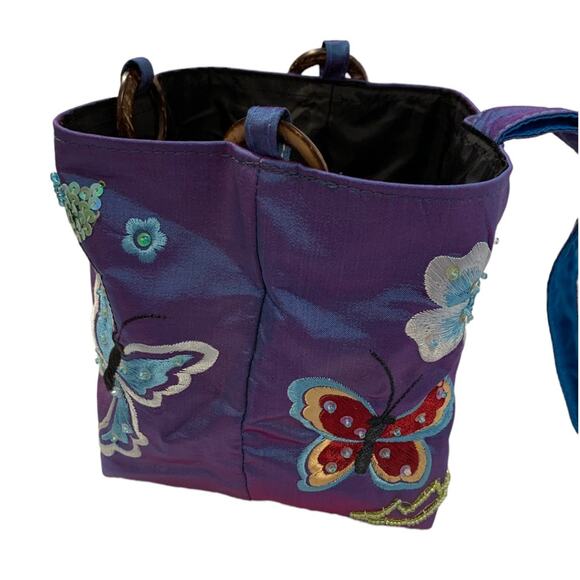 Silk bucket purse with embroidered butterflies, iridescent blueish purple - Picture 4 of 10